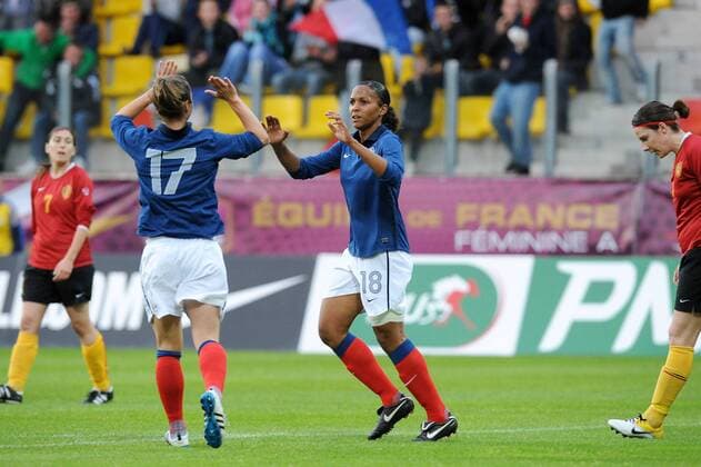Football : France Belgique - Match amical - 18.06.2011 Marie-Laure Delie et Gaëtane Thiney (France) Football : France Belgique - Match amical - 18.06.2011 N.LeGouic FEP Panoramic 
