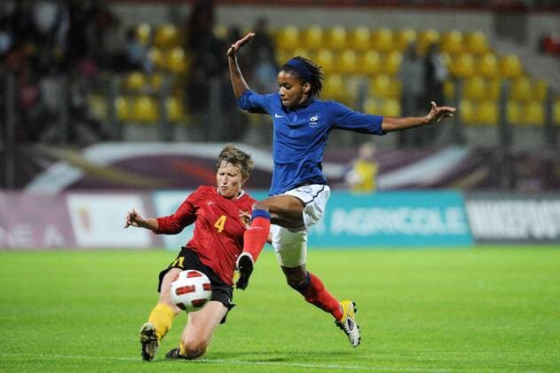 Football : France Belgique - Match amical - 18.06.2011 Elodie Thomis (France) Niki De Cock (Belgique) Football : France Belgique - Match amical - 18.06.2011 N.LeGouic FEP Panoramic 