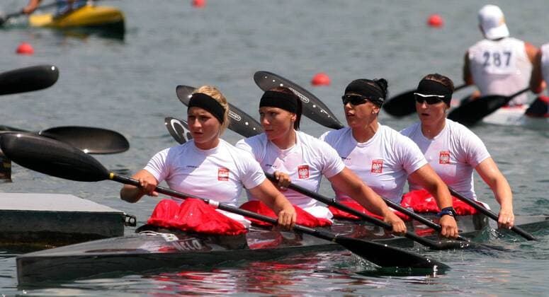 17.06.2011 Belgrade(Serbia) European senior canoe-kayak sprint flatwater championship Karolina Naja(L),Ewelina Wojnarowska(2L),Edyta Dzieniszewska(3L) and Magdalena Krukowska(r) Poland K4 women 500m :  o0 EM