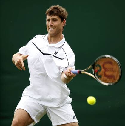 Wimbledon Championships 2011,AELTC,London, ITF Grand Slam Tennis Tournament . Spieler Michael Berrer (GER),Einzelbild,Aktion,Ganzkörper,Hochformat