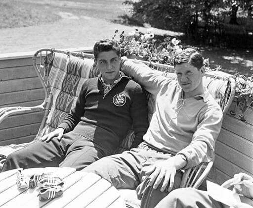 WM 1958, Hans Cieslarczyk (l) und Horst Szymaniak (r, GER) o0 Nationalteam DFB Aufnahmedatum geschätzt