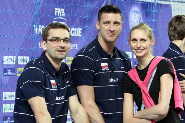 24.06.2011, Plock - World League 2011 - Polen vs Puerto Rico --- (L) SEBASTIAN SWIDERSKI , (M) PIOTR GRUSZKA , (R) JOANNA KACZOR (POLAND) ---  20110624CSJP3009 o0 privat