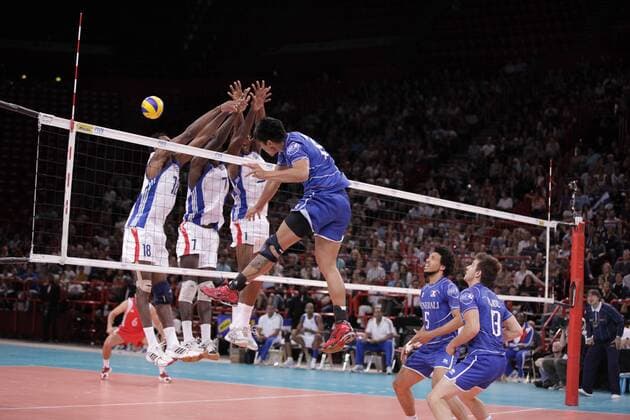 Samuele Tuia (France) Volley : France Cuba - Ligue Mondiale - 24.06.2011 - MarineAndrieux Panoramic 