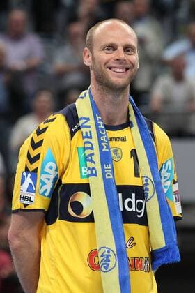 Handball Bundesliga HBL 10 11 - 01.06.2011 - Rhein-Neckar Löwen Löwen RNL vs. TSG Ludwigshafen Friesenheim Eulen Lu.-Friesenheim . Olafur Stefansson (Neckarlöwen) freut sich und jubelt, lacht, lächelt .