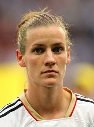 Donnerstag 30.06.2011, FIFA Frauen-WM, Fussball - Weltmeisterschaft 2011 in Frankfurt, Deutschland - Nigeria 1:0, Simone LAUDEHR (GER) DeFodi001