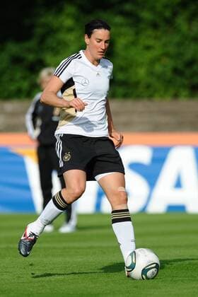 Fußball Training Deutsche Frauen- Nationalmannschaft am 02.07.2011 im Stadion am Eisenbrand in Meerbusch Birgit Prinz ( Deutschland )