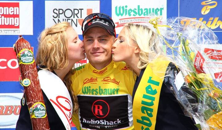 003.07.2011Dornbirn Austria , 63. Internationale Österreich - Rundfahrt 1.Etappe. Dornbirn -Götzis Bild zeigt den Sieger Robert Hunter RSA Team RadioShack Radrennen Radsport Quer Herren Jubel Hostessen 