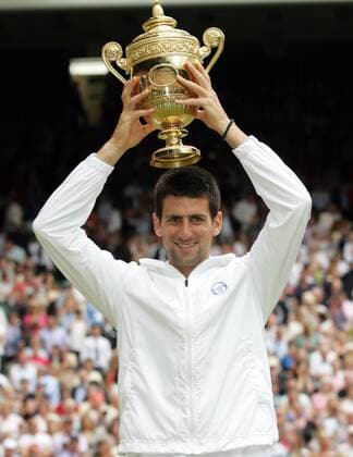 TENNIS - ATP, Wimbledon 2011 LONDON,ENGLAND,03.JUL.11 - TENNIS - ATP Tennis Herren World Tour, Wimbledon 2011, Grand Slam, Finale, Siegerehrung. Bild zeigt Novak Djokovic (SRB). Keyword: Pokal. 