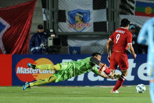 San Juan - Copa America - Uruguay - Peru - Tor von Jose Paolo Guerrero (Peru, R) gegen Fernando Muslera (URU) - 