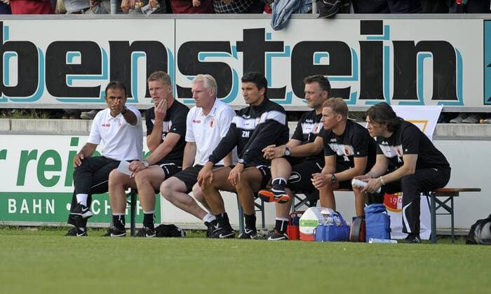 04.07.2011, Fussball 1.Bundesliga 2011 2012, Saisonvorbereitung vom FC Augsburg, Testspiel in Gersthofen, TSV Gersthofen gegen FC Augsburg, v.l. Trainer Jos Luhukay (Augsburg), Co-Trainer Markus Gellhaus (Augsburg), Co-Trainer Rob Reekers (Augsburg) und Torwart-Trainer Zdenko Miletic (Augsburg) .
