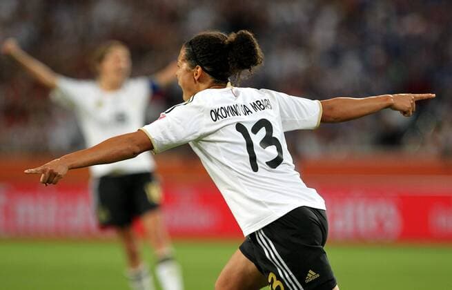 FIFA Frauen Weltmeisterschaft 2011 - Deutschland vs. Frankreich Mönchengladbach , 050711 , FIFA Frauen Weltmeisterschaft 2011 Womens Worldcup 2011 , Gruppe A , Deutschland (GER) vs. Frankreich (FRA) Torjubel Celia Okoyino Da Mbabi (GER) nach dem 4:2