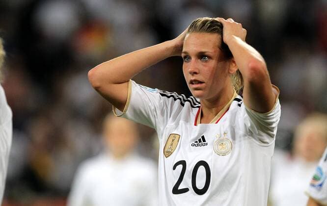 FIFA Frauen Weltmeisterschaft 2011 - Deutschland vs. Frankreich Mönchengladbach , 050711 , FIFA Frauen Weltmeisterschaft 2011 Womens Worldcup 2011 , Gruppe A , Deutschland (GER) vs. Frankreich (FRA) Lena Goeßling (GER)