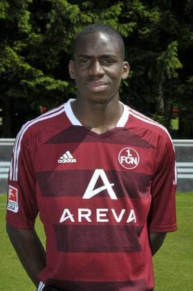 Wilson Kamavuaka, 1. FCN, bei der Vorstellung zur Saison 2011 2012 in Nürnberg; 05 07 2011 -