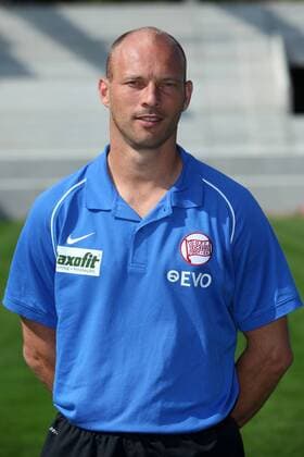 05.07.2011, Fußball, 3.Liga, offizieller Fototermin von Kickers Offenbach zur Saison 2011 2012. Trainer Arie van Lent.