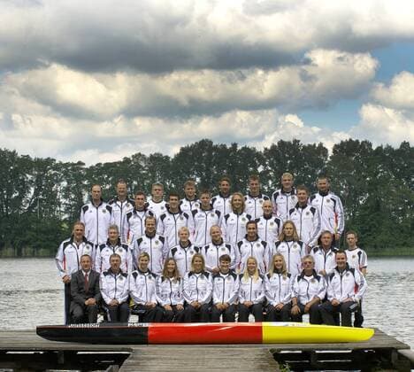 Kanurennsport Kienbaum 05.07.2011 Nationalteam Deutschland vorne vlnr Tomas KONIETZKO Präsident DKV Reiner KIESSLER Cheftrainer Nicole REINHARDT Conny WASSMUTH Franziska WEBER Silke HÖRMANN Tina DIETZE Carolin LEONHARDT Jochen ZÜHLKE Trainer Kay VESELY Trainer 2.Reihe vlnr Detlef HOFMANN Trainer Dr Jens KAHL Sportdirektor Max HOFF Marcus GROSS Norman BRÖCKL Robert GLEINERT Paul MITTELSTEDT Clemens PAARMANN Trainer Detlef WINKLER Lst Diagnostik 3 Reihe vlnr Dirk BOEHME Bootstechniker Sebastian BRENDEL Jonas EMS Erik LEUE Andreas IHLE Ronald RAUHE Stefan HOLTZ 4. Reihe vlnr Michael FAULSTICH Physio Robert NUCK Erik REBSTOCK Ronald VERCH Martin HOLLSTEIN Tomasz WYLENCZEK