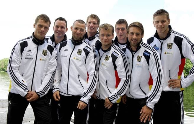 Kanurennsport Kienbaum 05.07.2011 Nationalteam Deutschland Canadier vlnr Ronald VERCH Trainer Kay VESELY Tomasz WYLENCZEK Stefan HOLTZ Robert NUCK Sebastian BRENDEL Erik REBSTOCK Erik LEUE