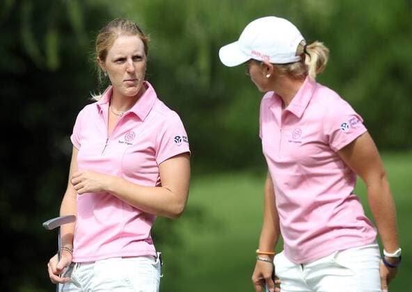 GOLF - Amateur Team-EM, Damen FROHNLEITEN,AUSTRIA,07.JUN.11 - DIVERS, GOLF - Amateur Team Europameisterschaft der Damen, GC Murhof. Bild zeigt Charlotte Ellis und Hayley Davis (ENG). 