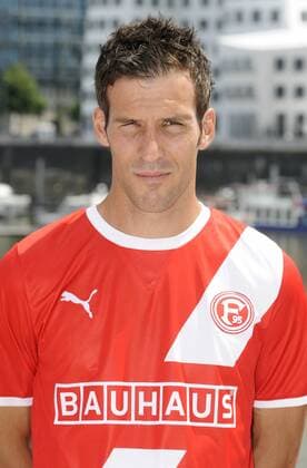 Fussball, Fototermin zur Bundesliga-Saison 2011 2012: Fortuna Düsseldorf: Jens Langeneke.