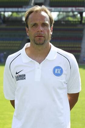 Trainer Rainer Scharinger (KSC) . Karlsruher SC Saison 2011 2012. Karlsruhe , DEU, 05.07.2011 , 2. Fussball-Bundesliga 2011-2012 .
