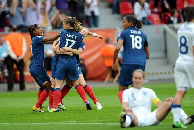 Football : France Angleterre - FIFA Women s World Cup 2011- Leverkusen - 09 07 2011 - Bay Arena - Elise BUSSAGLIA (FRA) - Gaetane THINEY - Laure LEPAILLEUR - Elodie THOMIS - Marie Laure DELIE - Football : France Angleterre - World Cup - 09 07 2011 AnthonyBibard FEP Panoramic 