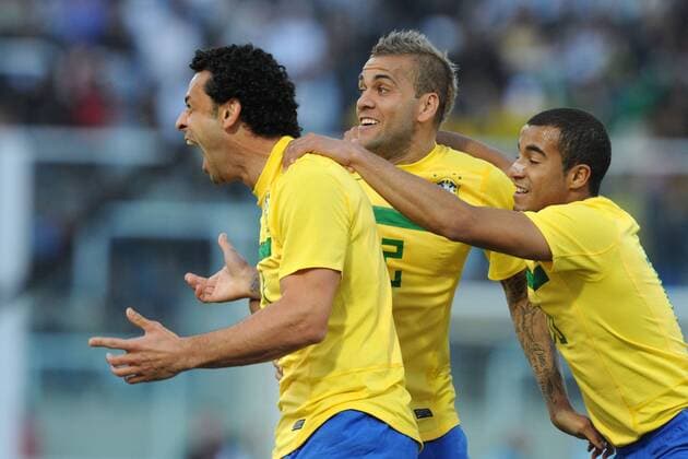 09.07.2011, Cordoba - Copa America 2011 - Brasilien vs Paraguay - Jubel bei Fred und Dani Alves - 