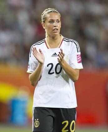 Lena GOEßLING, (DFB 20) Emotionen, enttäuscht, Enttäuschung, Frust, frustriert, Trauer ,traurig, verzweifelt, Verzweiflung Portrait, Porträt DEUTSCHLAND - JAPAN 0-1 n.V. Viertelfinale der FIFA Fussball WM Weltmeisterschaft 2011 Damen, Frauen, Deutsche Damen Fussball Nationalmannschaft DFB am 09.07.2011, in Wolfsburg, GER, JPN
