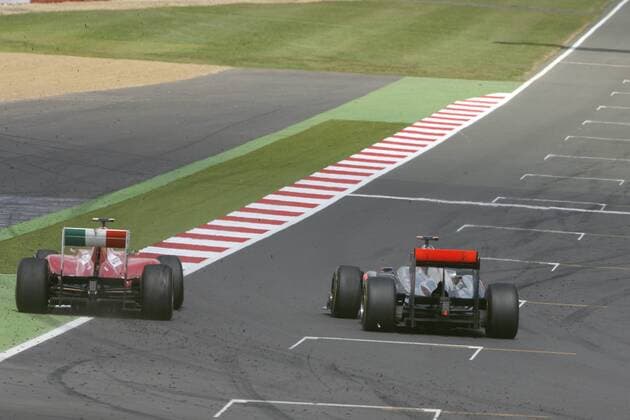 Felipe Massa (Scuderia Ferrari), Lewis Hamilton (McLaren Mercedes) GP Großbritannien 2011 Formel 1 Grand Prix Großbritannien 2011