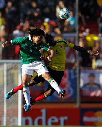 SANTA FE, July 10, 2011 (Xinhua) -- Colombia s Carlos Sanchez (R) vies for the ball with Bolivia s Marcelo Moreno (L) during a Copa America soccer match in Santa Fe, Argentina, on July 10, 2011. (Xinhua Eliana Aponte) (rc) ARGENTINA-SANTA FE-SOCCER-COPA COLOMBIA VS BOLIVIA 
