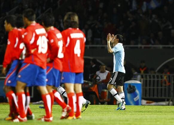 Angel di Maria (R) Argentina (blue) vs. Costa Rica (red) 3:0 in Cordoba. x(181)xLuizxFernandoxMenezesx xFox 