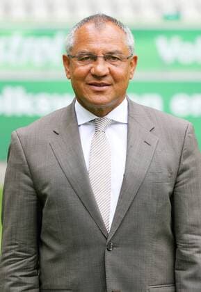 Trainer Felix Magath Aktion Portrait Portraet Porträt Einzelbild Freisteller 12.07.2011 VfL Wolfsburg Fußball Fussball Volkswagen Arena Mannschaftsfototermin Teamfototermin Herren DFL Bundesliga Saison 11 12