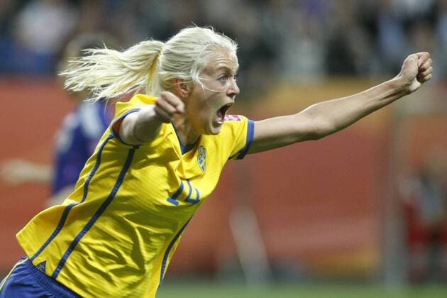 13.07.2011, FIFA Frauen-Weltmeisterschaft 2011, Halbfinale: Japan - Schweden. Josefine OQVIST (Schweden) jubel t nach ihrem Tor zum 1:0.
