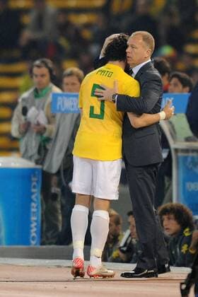 Cordoba, Brasilien - Ecuador: Alexandre Pato-Mano Menezes 