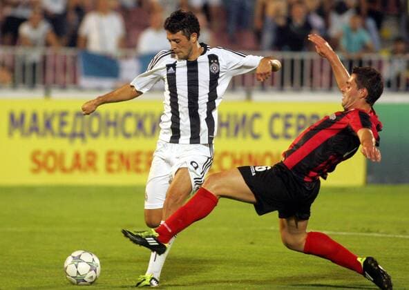 Belgrade, FK Partizan-KF Shkendija 79 Uefa champions league second qualifying round Abdo Pacheco Eduardo(L) FK Partizan and Ardian Cuculi(r) KF Shkendija :  FK Skendija Tetovo (Mazedonien)
