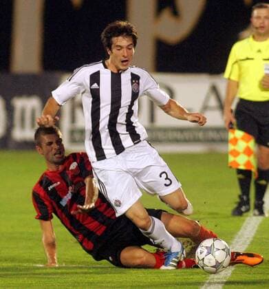 Belgrade, FK Partizan-KF Shkendija 79 Uefa champions league second qualifying round Vladimir Volkov(r) FK Partizan and Ferhan Hasani(L) KF Shkendija :  FK Skendija Tetovo (Mazedonien)