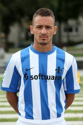 14.07.2011, Fußball, 3.Liga, Offizieller Fototermin des SV Darmstadt 98 zur Saison 2011 2012. Burak Bilgin.