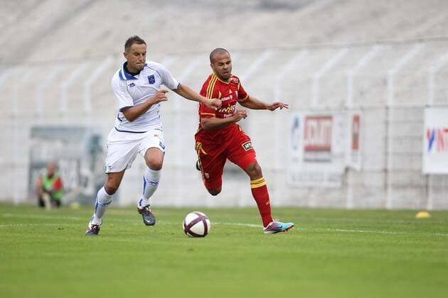 Darek Dudka contre Ali Mathlouthi, AJ Auxerre - Racing Club Lens (RC), xGwendolineLeGoffx 