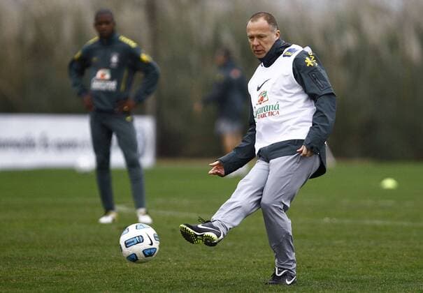 Trainer Mano Menezes - Training des brasilianischen Nationalteams während der Copa America in Los Cardales Air x(181)xLuizxFernandoxMenezesx xFox  (5707)
