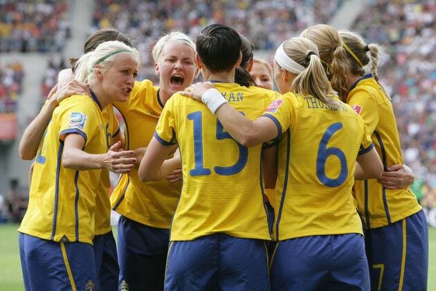 16.07.2011, FIFA Frauen-Weltmeisterschaft 2011, Spiel um Platz 3: Schweden - Frankreich. Jubel Schweden nach 1:0 durch Lotta SCHELIN (Schweden).