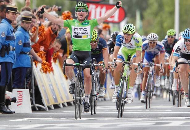 RADSPORT - Tour de France 2011 MONTPELLIER,FRANKREICH,17.JUL.11 - DIVERS, RADSPORT - Tour de France 2011, 15. Etappe, Limoux - Montpellier. Bild zeigt den Jubel von Etappensieger Mark Cavendish (GBR HTC) im Ziel. Keywords: Grünes Trikot. 
