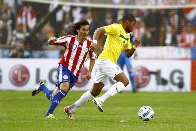 Robinho, Aureliano Torres --- Brasilien vs Paraguay, Viertelfinale Copa America. La Plata BA - 17 07 2011. x(181)xLuizxFernandoxMenezesx xFox  (5709)guai