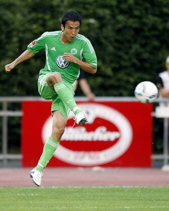 FUSSBALL - VSV vs Wolfsburg, Testspiel VILLACH,AUSTRIA,17.JUL.11 - FUSSBALL - Regionalliga Mitte, 1. Deutsche Bundesliga, Villacher SV vs VfL Wolfsburg, Vorbereitungsspiel. Bild zeigt Makoto Hasebe (Wolfsburg). 