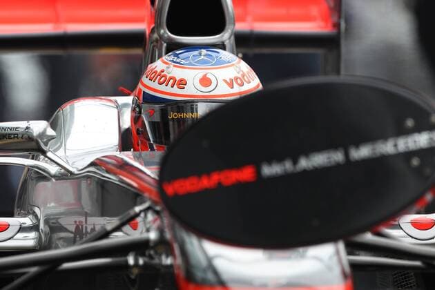 Motorsports: FIA Formula One World Championship 2011, Grand Prix of Germany, 04 Jenson Button (GBR, Vodafone McLaren Mercedes), Lollipop xHOCHxZWEIx o0 Boxenstopp pit stop