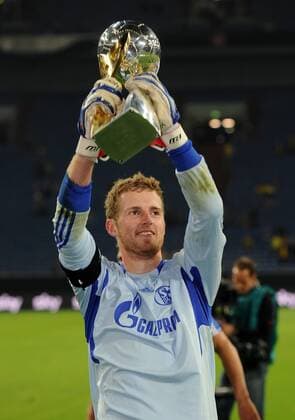 FUSSBALL 1. BUNDESLIGA SAISON 2011 2012 SUPERCUP FC Schalke 04 - Borussia Dortmund 23.07.2011 Torwart Ralf FÄHRMANN (Schalke) jubelt mit dem Ligapokal 