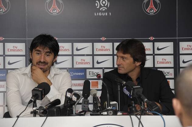 Milan Bisevac - Leonardo (Manager General du PSG) Football : Milan Bisevac nouvelle recrue du Paris Saint Germain - Entrianement - 27.07.2011 PierreElie Panoramic 
