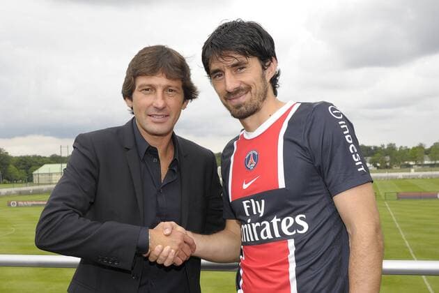 Leonardo (Manager General du PSG) - Milan Bisevac Football : Milan Bisevac nouvelle recrue du Paris Saint Germain - Entrianement - 27.07.2011 PierreElie Panoramic 