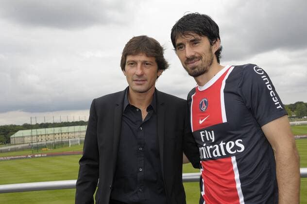 Leonardo (Manager General du PSG) - Milan Bisevac Football : Milan Bisevac nouvelle recrue du Paris Saint Germain - Entrianement - 27.07.2011 PierreElie Panoramic 