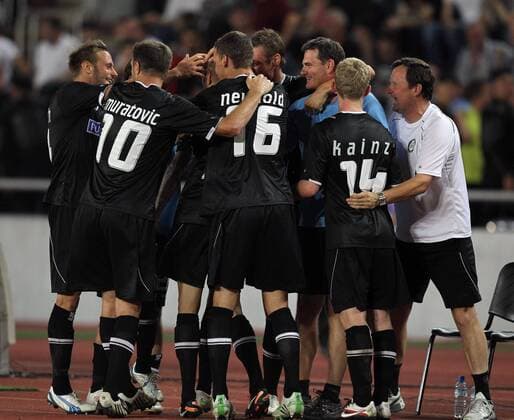 FUSSBALL - UEFA CL Quali, Zestafoni vs Sturm TIFLIS,GEORGIEN,26.JUL.11 - FUSSBALL - UEFA Champions League, Qualifikation, FC Zestafoni vs SK Sturm Graz. Bild zeigt den Jubel von Sturm mit Martin Ehrenreich, Samir Muratovic, Florian Neuhold, Patrick Wolf, Co-Trainer Thomas Kristl und Florian Kainz (Sturm).