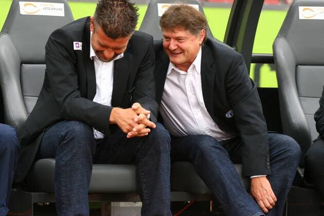 03.07.2011 Fussball 3. Qualifikationsrunde UEFA Champions League FC Zürich - Standard Lüttich , Stadion Letzigrund. Bild zeigt Coach Urs Fischer li. und Präsident Ancillo Canepa beide FC Zürich Aktion Feature Emotionen Gestik