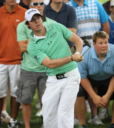 August 04 2011: Rory McIlroy hits out of the deep rough during the World Golf Championships-Bridgestone Invitational first round of play at Firestone Country Club in Akron, OH. PGA Golf Herren AUG 04 WGC Bridgestone Invitational - First Round Icon1108041196 EDITORIAL USE ONLY