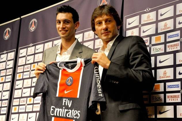 Javier Pastore wird von Sportdirektor Leonardo als Neuzugang beim FC Paris St. Germain präsentiert --- GerardRoussel 